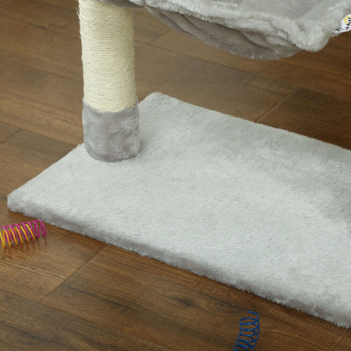 Arbre à chat 3 griffoirs grattoirs sisal naturel plateforme hamac et boule suspendue 50 x 26 x 70 cm peluche courte gris - Alma Nova Care