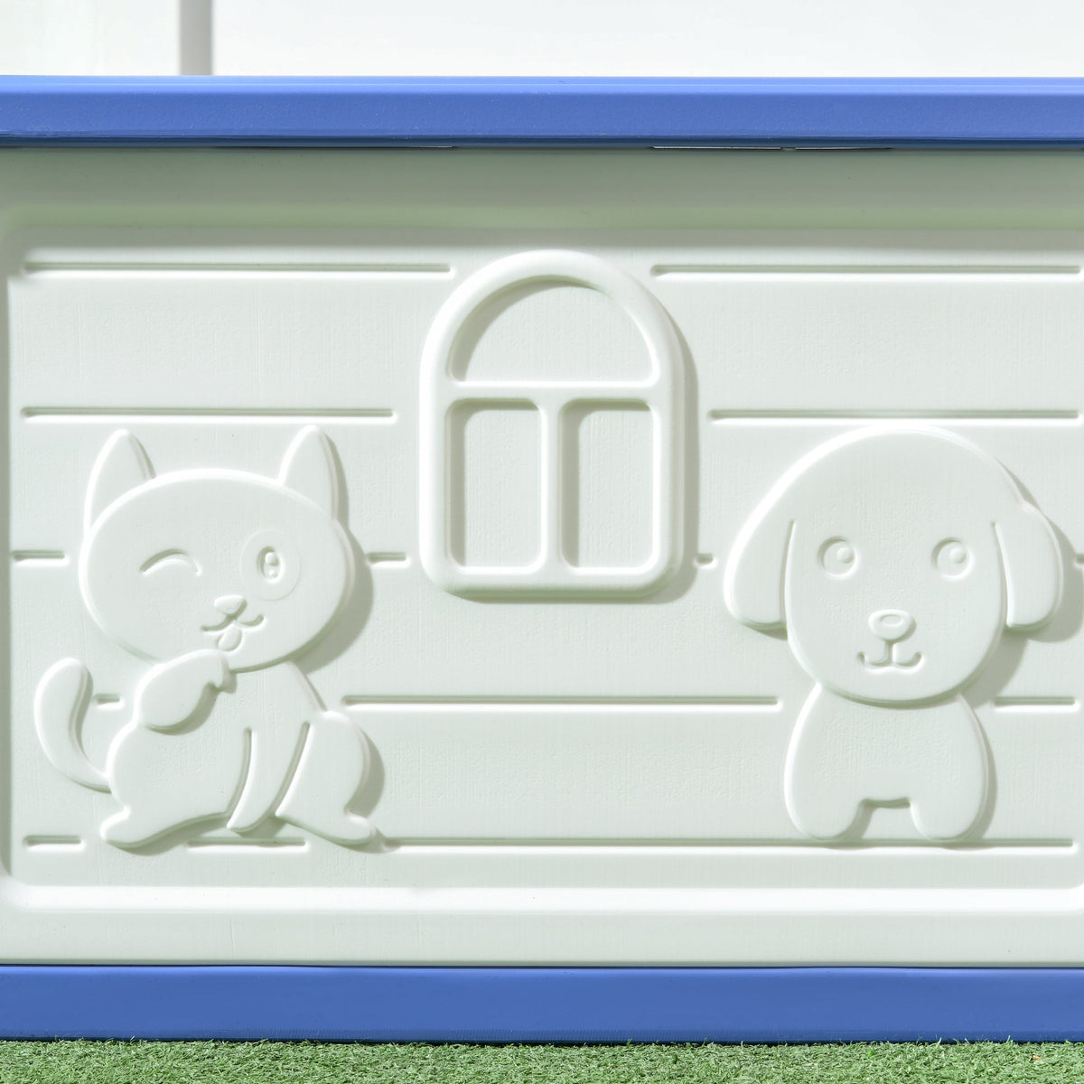 Niche pour chien extérieure en plastique maison pour chiens avec bouches d'aération bleu et blanc - Alma Nova Care